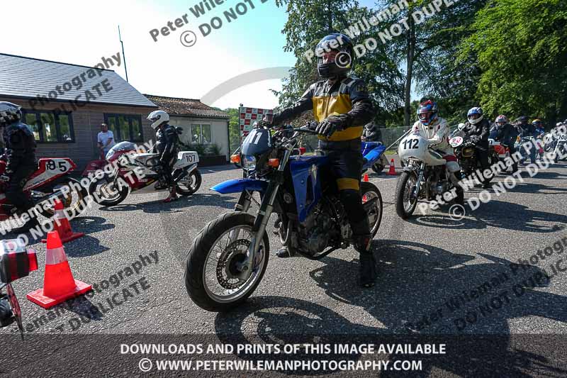 cadwell park;cadwell park photographs;cadwell trackday photographs;enduro digital images;event digital images;eventdigitalimages;peter wileman photography;racing digital images;trackday digital images;trackday photos